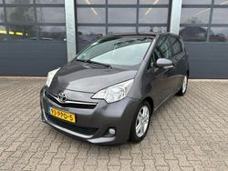 Grijs Gebruikt 2011 Toyota Verso-S MPV | € 10.830 (Duur)