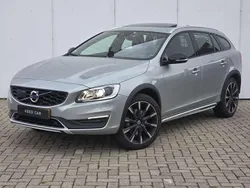 Grijs Gebruikt 2017 Volvo V60 CC Stationwagen | € 24.900 (Eerlijke prijs)