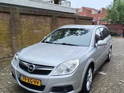 Grijs Gebruikt 2007 Opel Vectra Executive Stationwagen | € 1.250 (Goede deal)