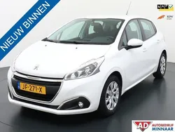 Wit Gebruikt 2015 Peugeot 208 Access Hatchback | € 6.450 (Eerlijke prijs)