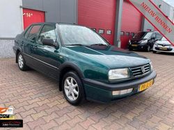 Groen Gebruikt 1996 VW Vento Sedan | € 3.995