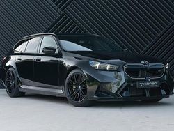 Zwart Nieuw 2025 BMW M5 Comfort Edition Stationwagen | € 169.750 (Goede deal)