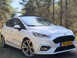 Wit Gebruikt 2018 Ford Fiesta ST-Line Hatchback | € 12.950 (Eerlijke prijs)