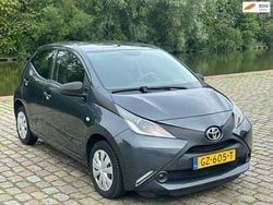 Grijs Gebruikt 2015 Toyota Aygo Hatchback | € 6.499 (Eerlijke prijs)