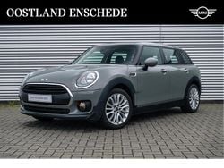 Grijs, metallic lak Gebruikt 2017 Mini One Clubman Comfort Stationwagen | € 15.000 (Goede deal)