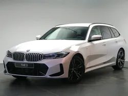 Mineralweiss Nieuw 2024 BMW 318 Executive Stationwagen | € 70.128