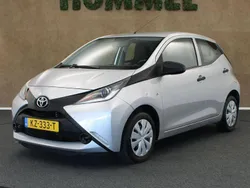 Grijs Gebruikt 2016 Toyota Aygo Hatchback | € 7.945 (Eerlijke prijs)