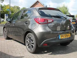Bruin Gebruikt 2017 Mazda 2 Hatchback | € 12.950 (Eerlijke prijs)
