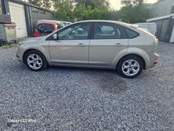Groen Gebruikt 2009 Ford Focus Titanium Hatchback | € 1.900