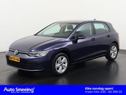 Blauw Gebruikt 2021 VW Golf VIII Life Hatchback | € 19.945 (Eerlijke prijs)