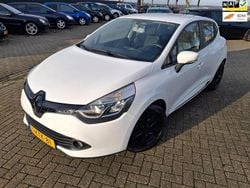 Wit Gebruikt 2013 Renault Clio R.S. Expression Hatchback | € 4.150 (Goede deal)