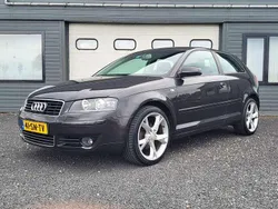 Zwart Gebruikt 2004 Audi A3 Ambiente Hatchback | € 899