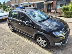 Zwart Gebruikt 2014 Dacia Sandero Stepway Hatchback | € 4.600 (Goede deal)