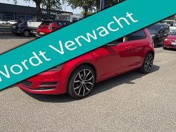 Rood Gebruikt 2015 VW Golf VII Trendline Hatchback | € 10.695 (Goede deal)