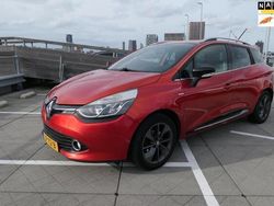 Rood, metallic lak Gebruikt 2016 Renault Clio GrandTour LIMITED Stationwagen | € 7.995 (Goede deal)