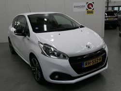 Wit Gebruikt 2017 Peugeot 208 GT-line Hatchback | € 7.495 (Eerlijke prijs)