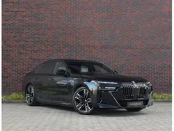 Zwart Gebruikt 2023 BMW M760e Executive Sedan | € 129.950