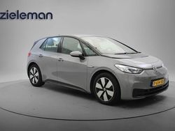 Grijs Gebruikt 2022 VW ID.3 Pure Hatchback | € 16.845 (Goede deal)