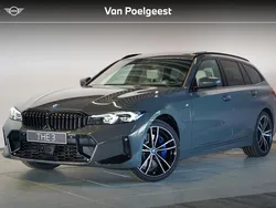 Grijs, metallic lak Gebruikt 2024 BMW 320e M Sport Stationwagen | € 49.895 (Iets duurder)
