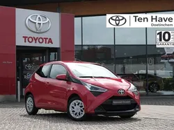 Rood Gebruikt 2021 Toyota Aygo X-play Hatchback | € 13.400 (Iets duurder)