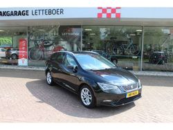Zwart Gebruikt 2015 Seat Leon CONNECT Stationwagen | € 12.950 (Iets duurder)