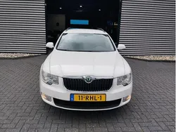 Wit Gebruikt 2011 Skoda Superb Business Line Stationwagen | € 4.600 (Eerlijke prijs)