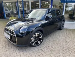 Zwart Gebruikt 2024 Mini Cooper Chili Hatchback | € 42.950