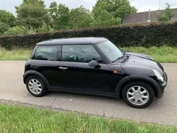 Zwart Gebruikt 2002 Mini Cooper Hatchback | € 1.999 (Goede deal)