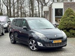 Grijs (metallic) Gebruikt 2011 Renault Scénic III Bose Edition MPV | € 2.450 (Eerlijke prijs)