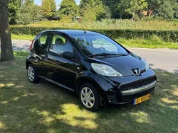 Zwart Gebruikt 2010 Peugeot 107 Hatchback | € 2.450 (Eerlijke prijs)