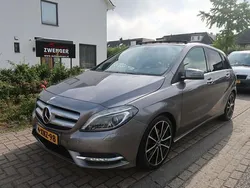 Grijs Gebruikt 2014 Mercedes B180 MPV | € 14.350 (Iets duurder)