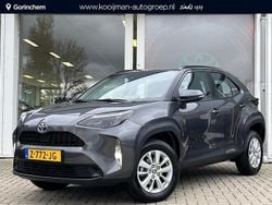 Ash grey metallic (grijs metallic) Gebruikt 2024 Toyota Yaris Cross Active SUV | € 28.900 (Eerlijke prijs)