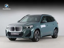 Groen, metallic lak Nieuw 2025 BMW iX1 Comfort Edition SUV | € 62.044 (Goede deal)