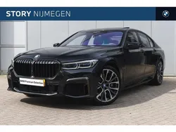 Saphirschwarz (donker zwart metallic) Gebruikt 2022 BMW 745e Comfort Edition Sedan | € 66.950 (Iets duurder)
