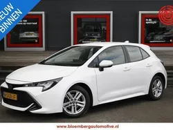 Wit Gebruikt 2020 Toyota Corolla Business Edition Hatchback | € 19.400 (Eerlijke prijs)