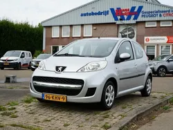 Grijs Gebruikt 2009 Peugeot 107 Hatchback | € 3.750 (Iets duurder)