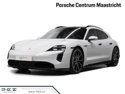 Carrarawit metallic Gebruikt 2024 Porsche Taycan Sport Turismo Sedan | € 89.750 (Eerlijke prijs)