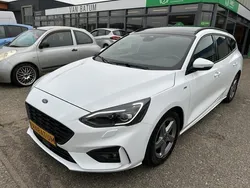 Wit Gebruikt 2018 Ford Focus ST-Line Stationwagen | € 19.750 (Eerlijke prijs)