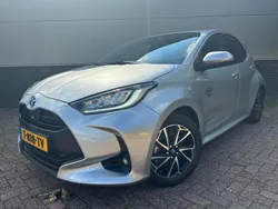Grijs, metallic lak Gebruikt 2023 Toyota Yaris Limited Hatchback | € 25.980 (Eerlijke prijs)