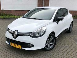 Wit Gebruikt 2015 Renault Clio IV Night&Day Hatchback | € 6.850 (Eerlijke prijs)