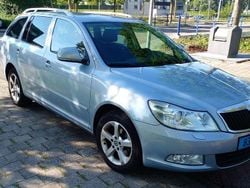 Blauw Gebruikt 2011 Skoda Octavia Elegance Stationwagen | € 5.500 (Duur)