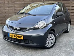 Grijs, metallic lak Gebruikt 2007 Toyota Aygo Hatchback | € 2.450 (Eerlijke prijs)