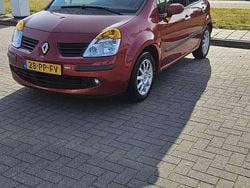 Rood Gebruikt 2004 Renault Modus Luxe MPV | € 1.950 (Eerlijke prijs)