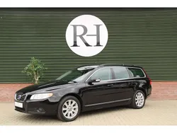 Zwart, metallic lak Gebruikt 2009 Volvo V70 Momentum Stationwagen | € 16.940 (Duur)