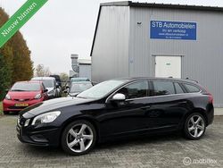 Zwart Gebruikt 2011 Volvo V60 R-Design Stationwagen | € 4.999 (Eerlijke prijs)