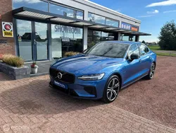 Blauw Gebruikt 2021 Volvo S60 R-Design Sedan | € 33.200 (Eerlijke prijs)