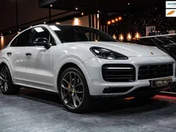 Zwart, metallic lak Gebruikt 2019 Porsche Cayenne SUV | € 64.900