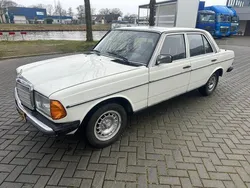 Wit Gebruikt 1983 Mercedes 200 Sedan | € 3.999
