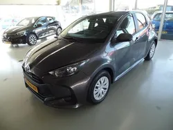 Grijs Gebruikt 2022 Toyota Yaris Active Hatchback | € 20.750 (Eerlijke prijs)