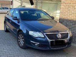 Blauw Gebruikt 2007 VW Passat Sedan | € 1.554 (Eerlijke prijs)